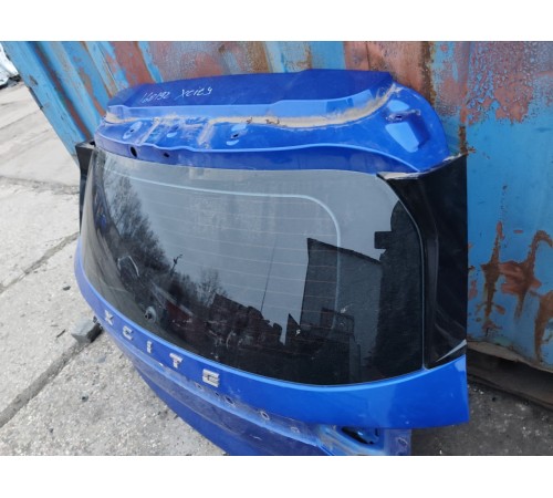 Дверь багажника со стеклом