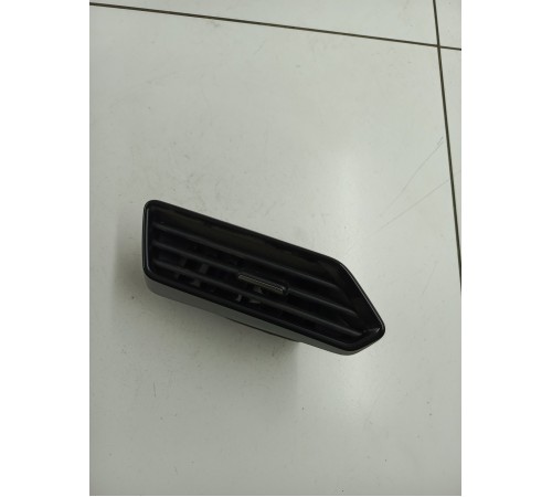 Дефлектор воздушный правый