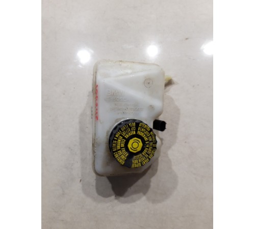 Бачок главного тормозного цилиндра