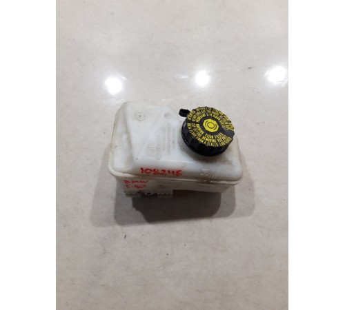 Бачок главного тормозного цилиндра