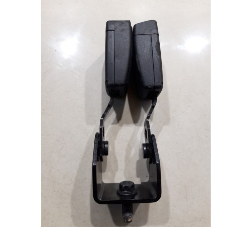 Ответная часть ремня безопасности задняя правая