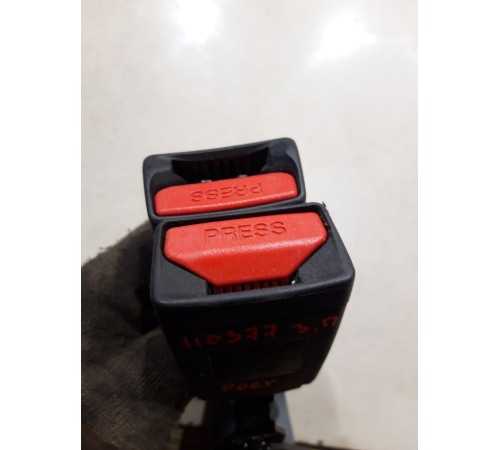 Ответная часть ремня безопасности задняя правая