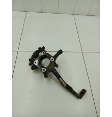 Кулак поворотный передний левый