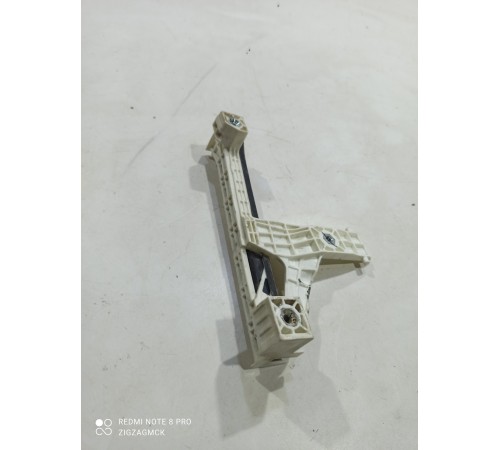 Направляющая стекла(задняя левая)