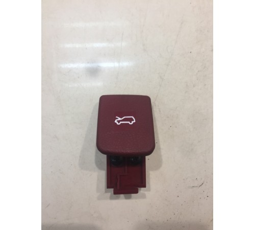 Кнопка открывания капота