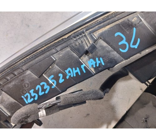 Фонарь крышки багажника левый внутренний