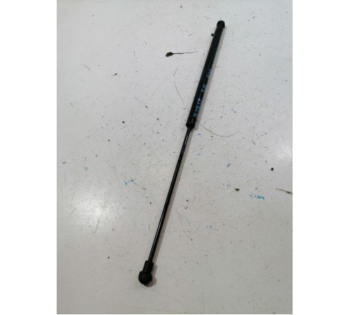 Амортизатор багажника правый