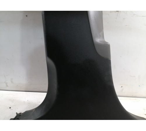 Накладка центральной стойки левая нижняя