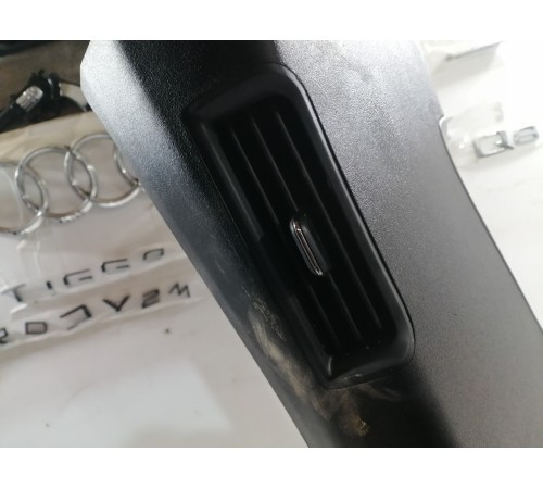 Накладка центральной стойки левая нижняя