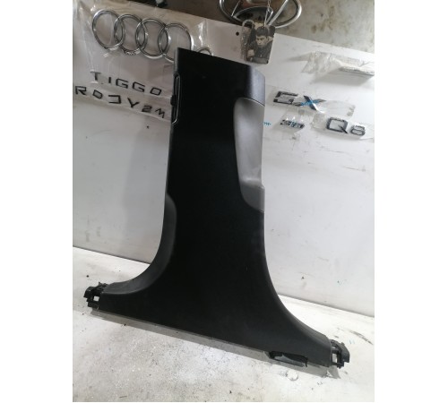 Накладка центральной стойки левая нижняя