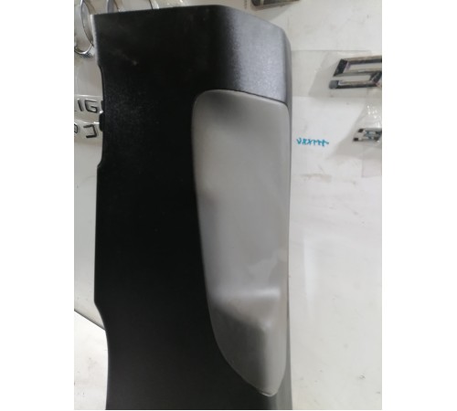 Накладка центральной стойки левая нижняя