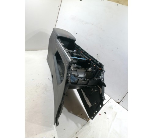 Центральная консоль с подлокотником