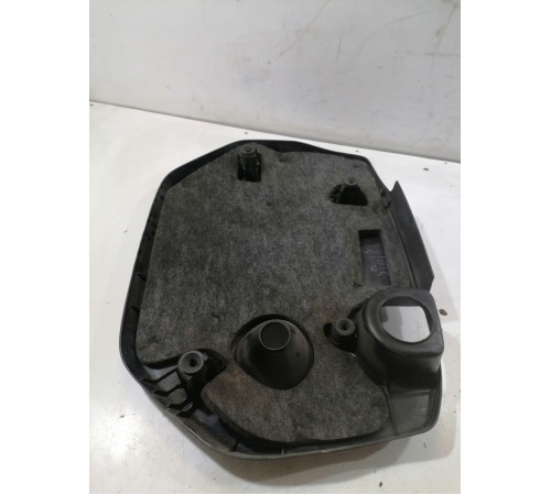 Декоративная крышка двигателя