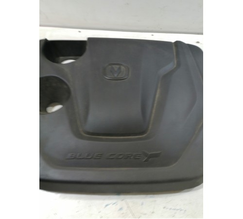 Декоративная крышка двигателя