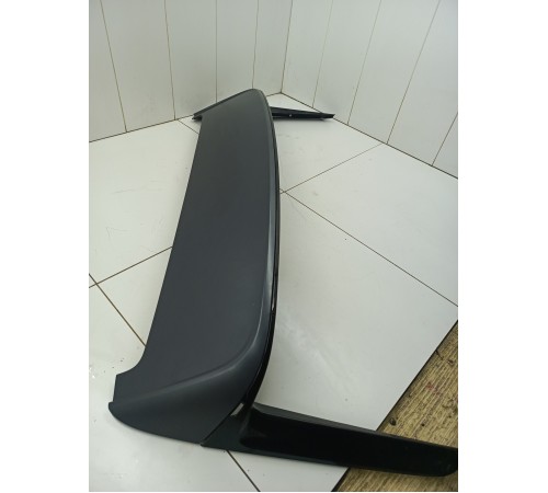 Спойлер крышки двери багажника