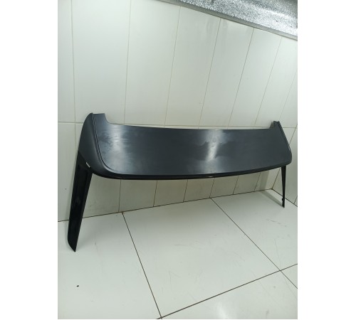 Спойлер крышки двери багажника