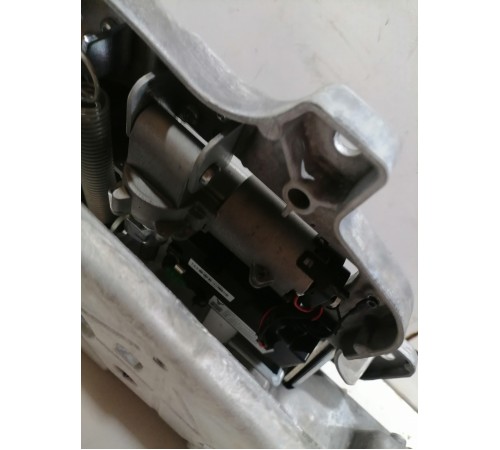 Механизм подъёма центрального экрана