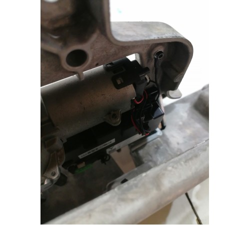 Механизм подъёма центрального экрана