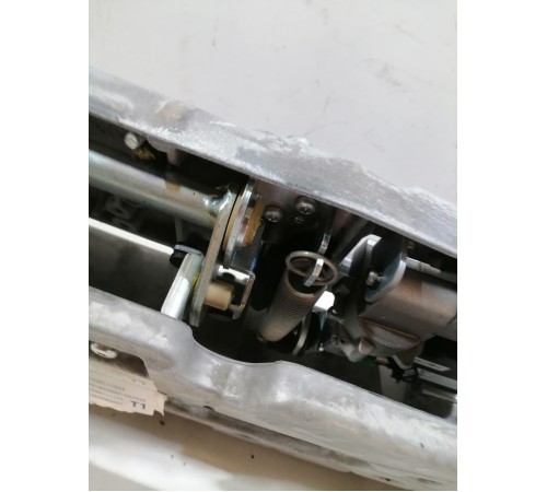 Механизм подъёма центрального экрана