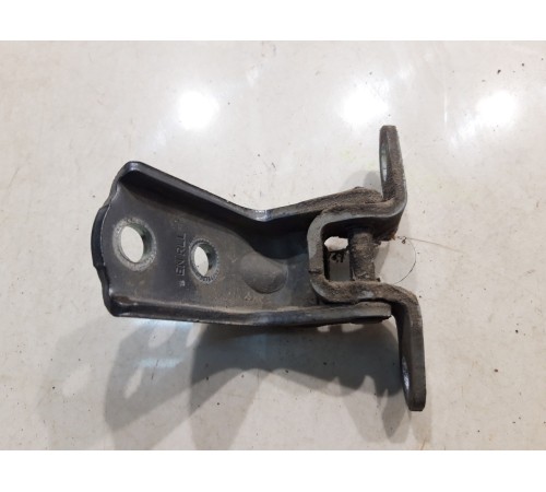 Петля двери (задняя, левая, нижняя)