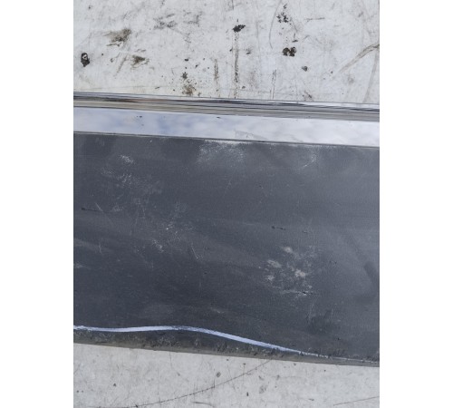 Накладка (молдинг) двери передний правый