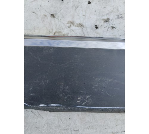 Накладка (молдинг) двери передний правый