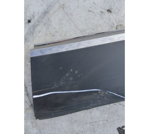 Накладка (молдинг) двери передний правый