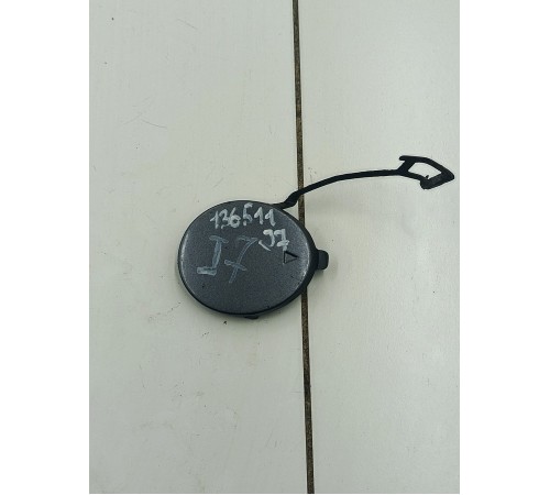 Заглушка бампера переднего 