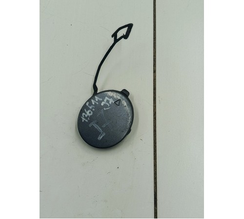 Заглушка бампера переднего 