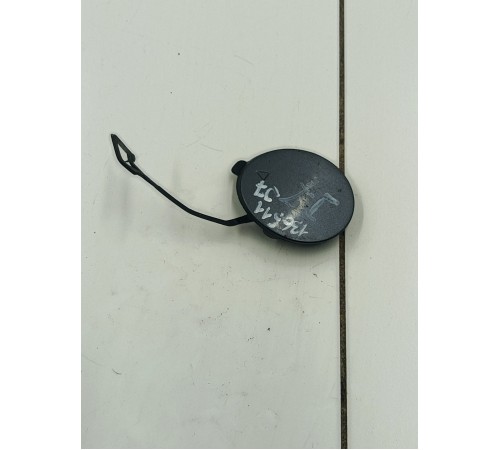 Заглушка бампера переднего 