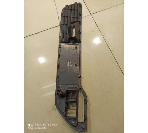 Обшивка багажника(задняя правая)