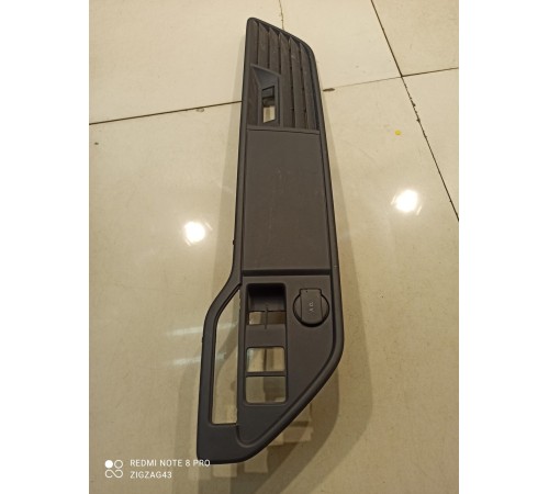 Обшивка багажника(задняя правая)