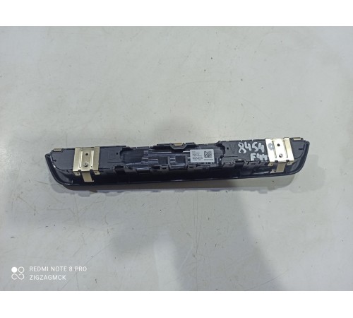 Панель управления магнитолой