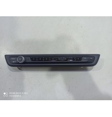 Панель управления магнитолой