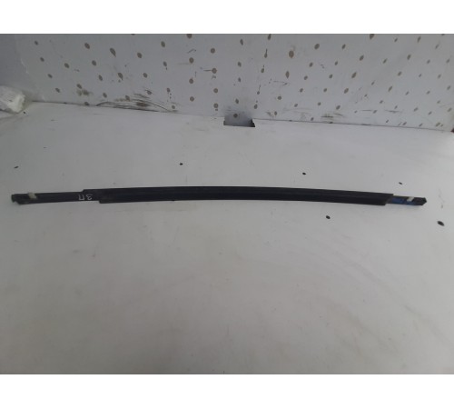 Уплотнитель стекла (задний, правый, внешний)