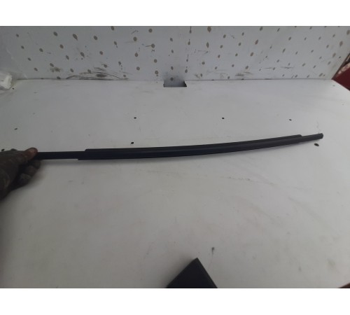 Уплотнитель стекла (задний, правый, внешний)