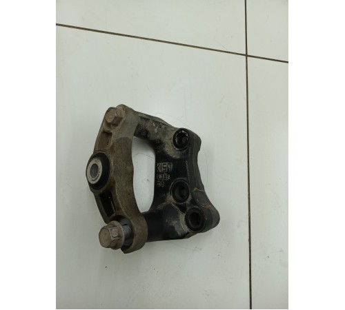 Кронштейн крепление двигателя