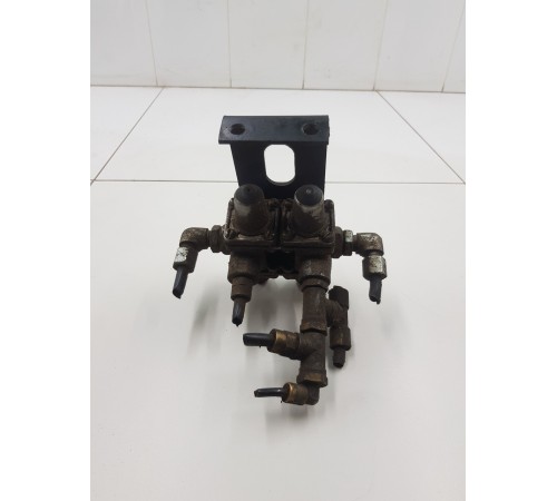 Кран клапан тормозной системы левый