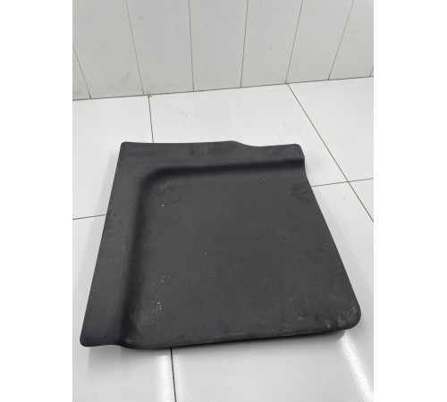 Обшивка двери багажника