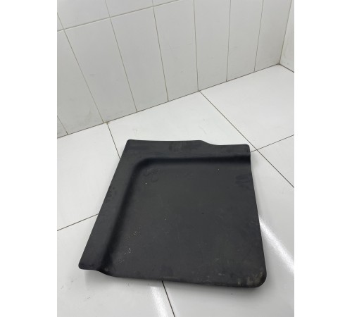 Обшивка двери багажника