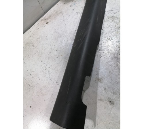 Накладка порога передняя левая