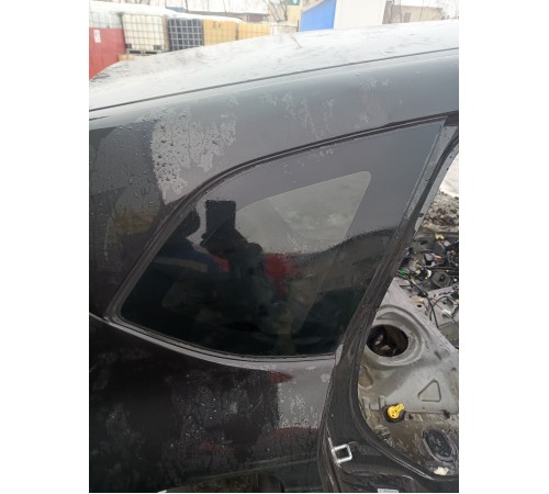 Стекло глухое правое