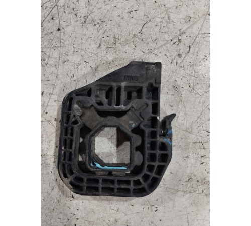 Опора радиатора правая