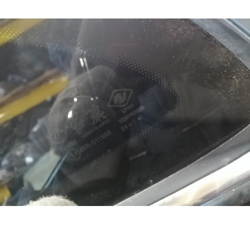 Стекло глухое левое