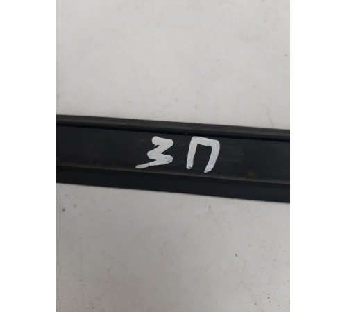 Уплотнитель стекла (задний правый наружный)