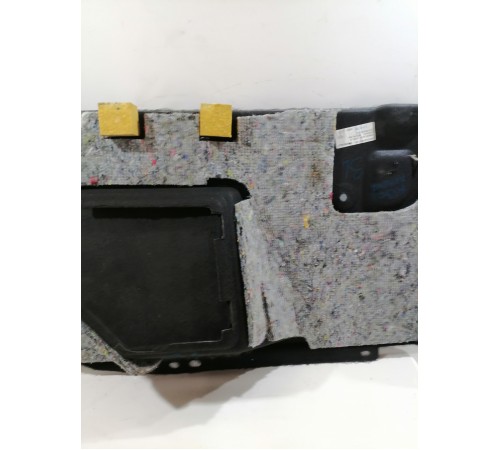 Обшивка багажника левая