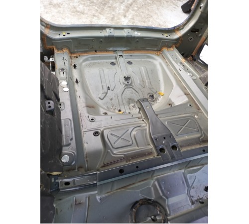 Ниша багажника (запасного колеса)