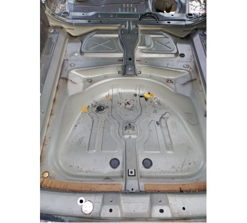 Ниша багажника (запасного колеса)