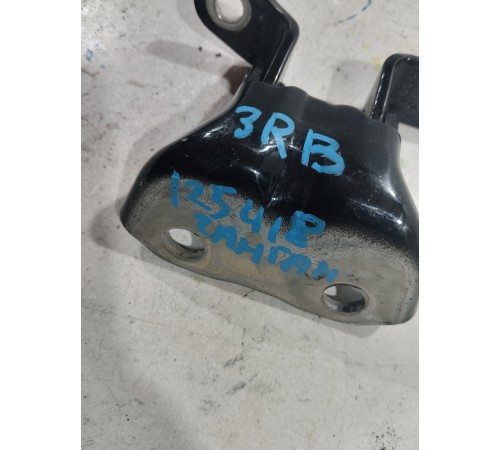 Петля двери задняя правая верхняя