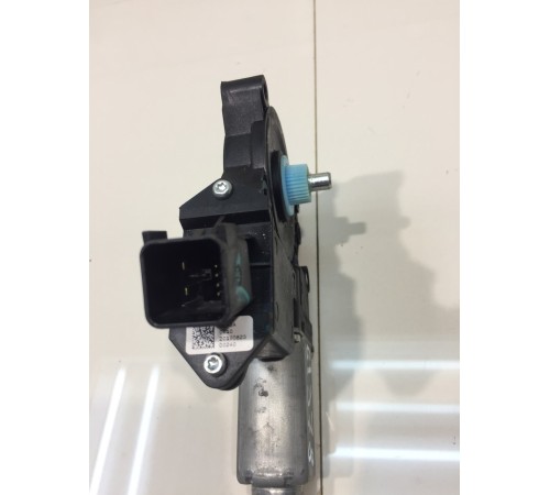 Моторчик стеклоподъемника задний правый